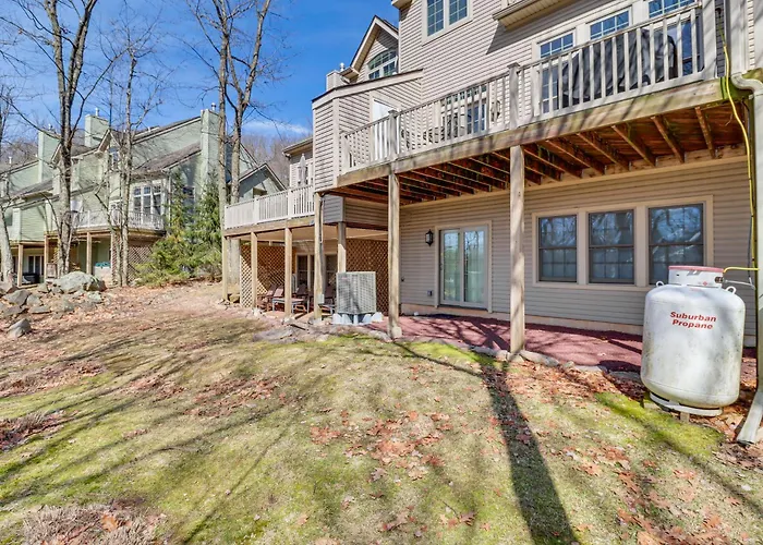 Community Perks & Deck: Lake Harmony Townhome!