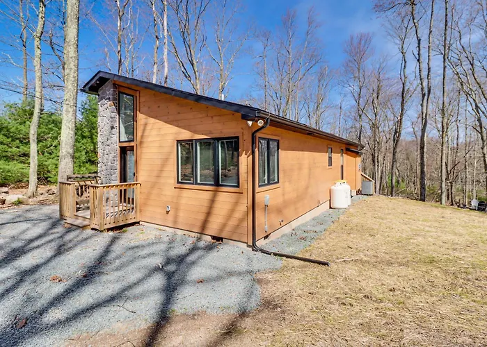 Walk To Water Park: Split-Rock Resort Home W/ Deck